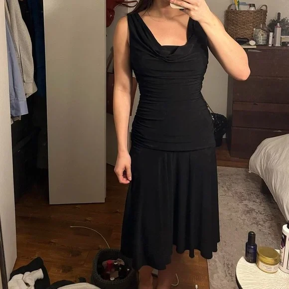 BLACK MIDLENGTH DRESS - Picture 2 of 3